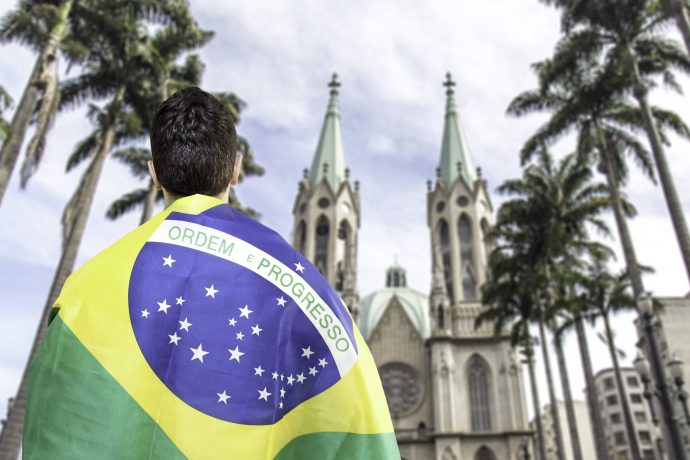 ブラジル国旗とサンパウロ