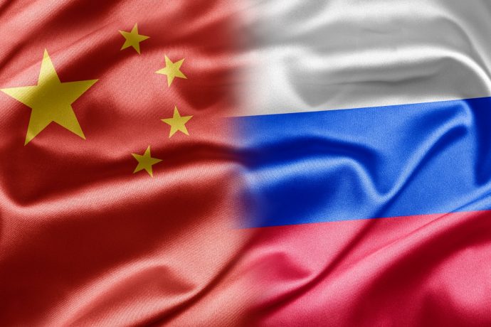 中国とロシアの国旗