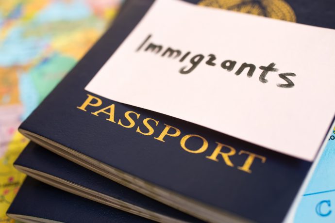 移住に必要なパスポートとビザ