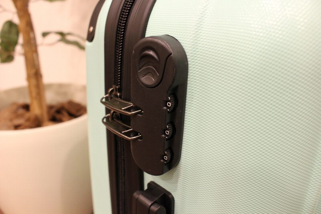 リセナのスーツケースのダイヤル式ロック