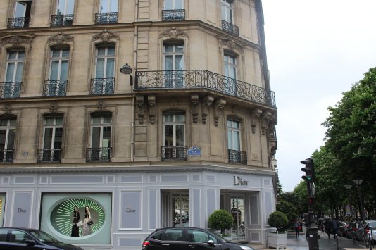 クリスチャン ディオール本店でのお土産情報 行き方 営業時間 Howtravel