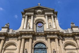 a front view of Eglise Saint-Roch