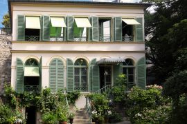 exterior of "Musee de la Vie Romantique" , paris