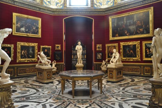 イタリア ウフィッツィ美術館 ウフィツィ美術館の観光情報（作品・料金・行き方・営業時間