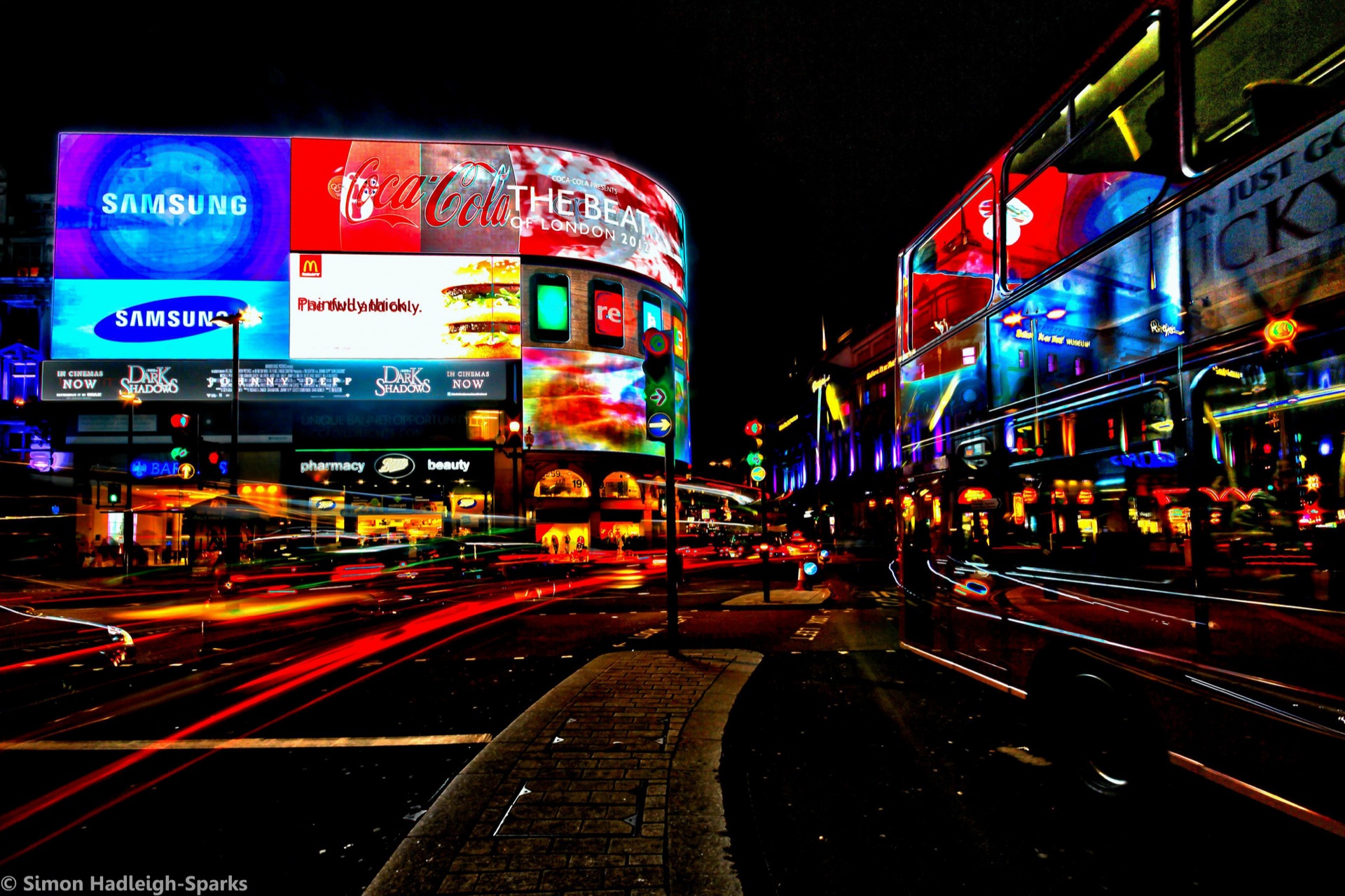 ピカデリー サーカスの観光情報 歴史 料金 行き方 営業時間 Howtravel