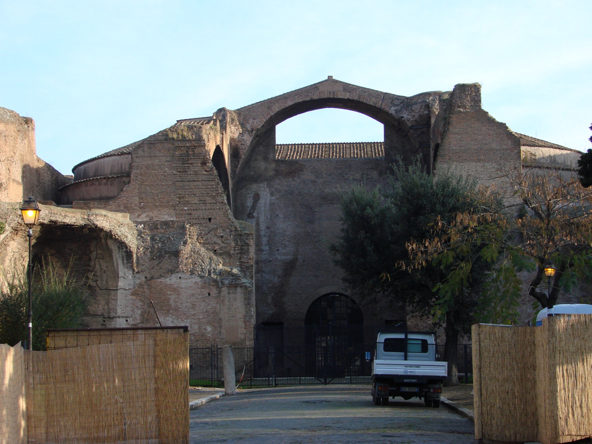 ディオクレティアヌス宮殿 【古代ローマコイン】Diocletian（ディオクレティアヌス）クリーニング済 ブロンズ