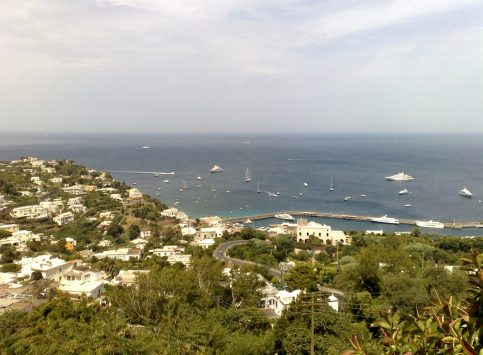 ウンベルト1世広場の観光情報 歴史 料金 行き方 営業時間 Howtravel