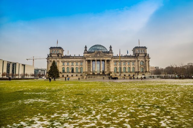 ドイツ連邦議会議事堂の観光情報 歴史 料金 行き方 営業時間 Howtravel ドイツ連邦議会議事堂の観光情報 歴史 料金 行き方 営業時間 Howtravel