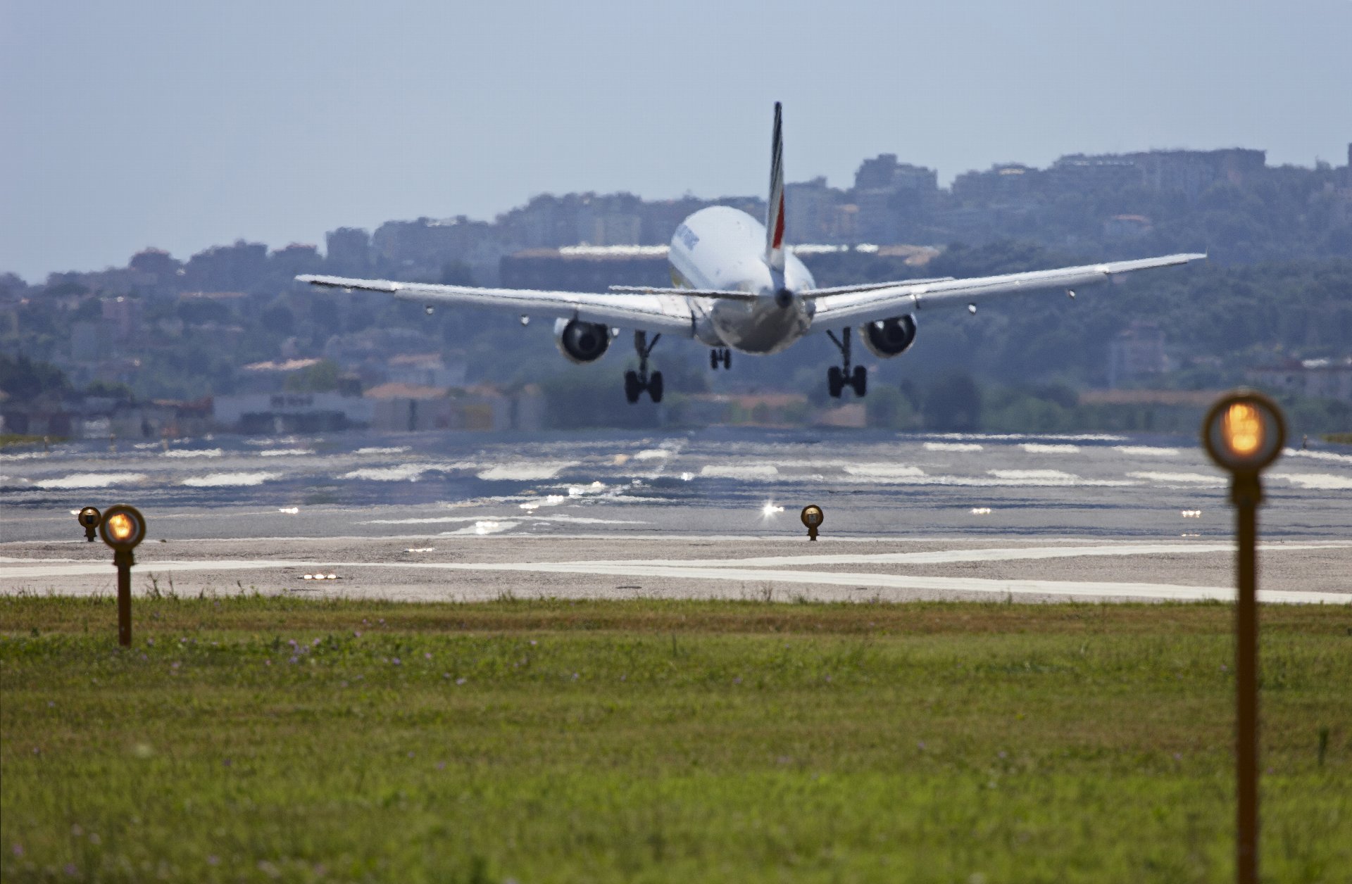 ナポリ国際空港と市内へのアクセス方法 Howtravel ナポリ国際空港と市内へのアクセス方法 Howtravel