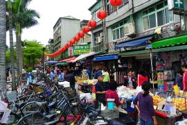 Shuanglian Morning Market