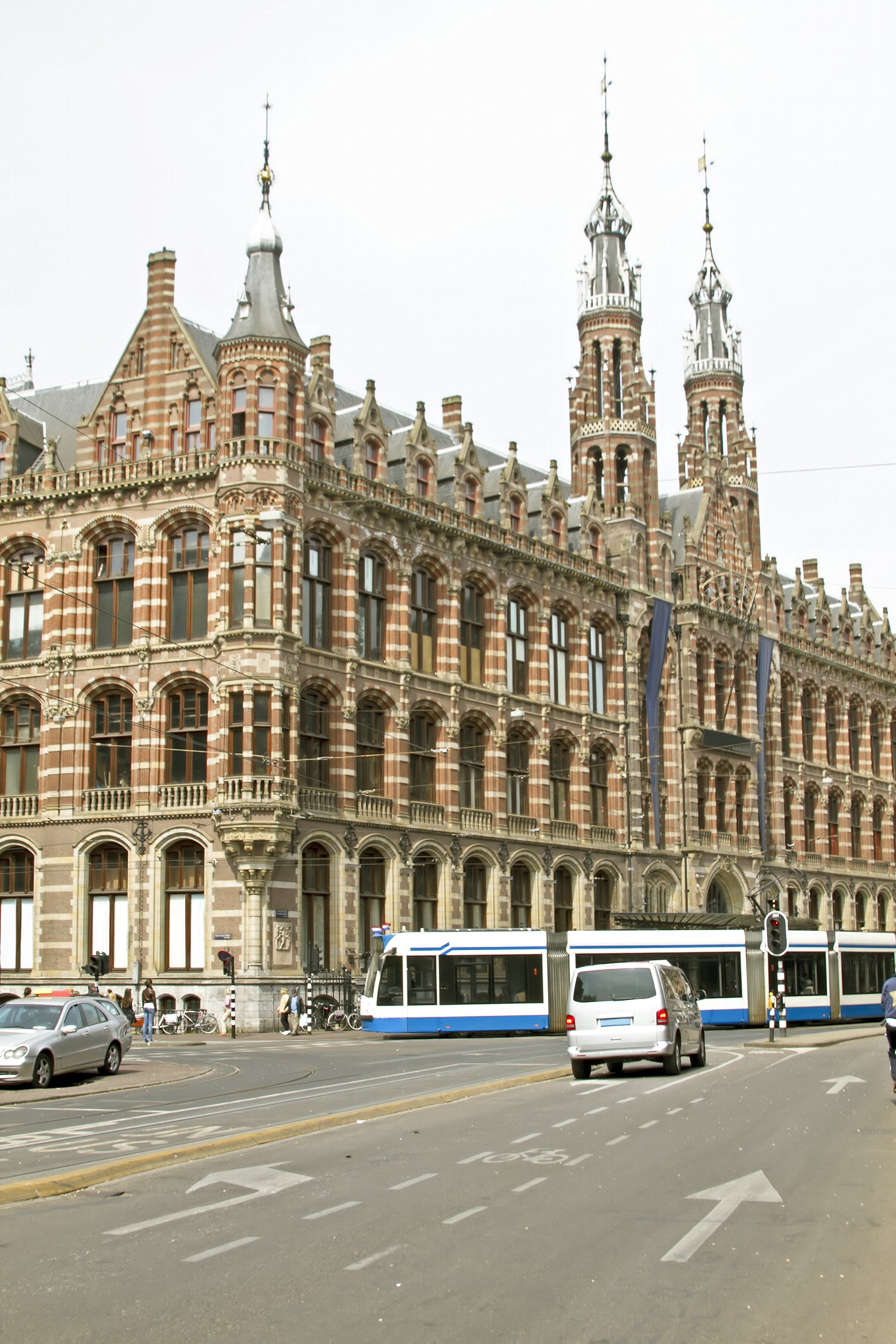 アムステルダムのタクシーの料金 乗り方 予約方法 注意点 Howtravel