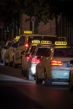 ベルリンのタクシーの料金 乗り方 予約方法 注意点 Howtravel