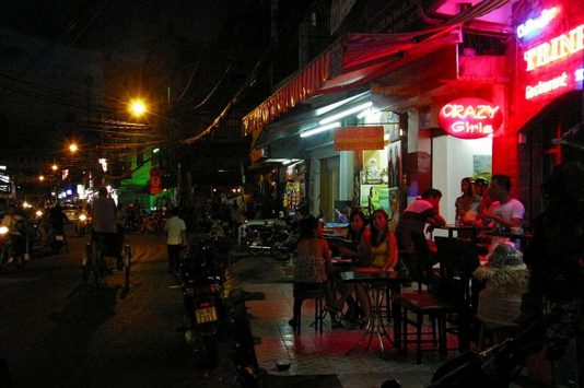 Bui Vien Street & De Tham Street