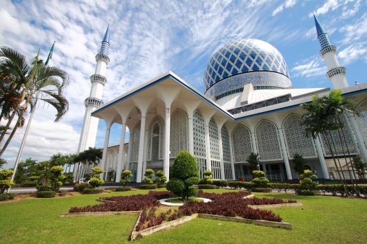 Sultan Salahuddin Abdul Aziz Mosque