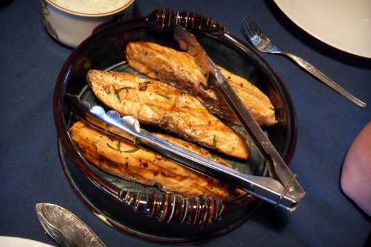 サーモングリルは、バンクーバーの代表的料理の一つ