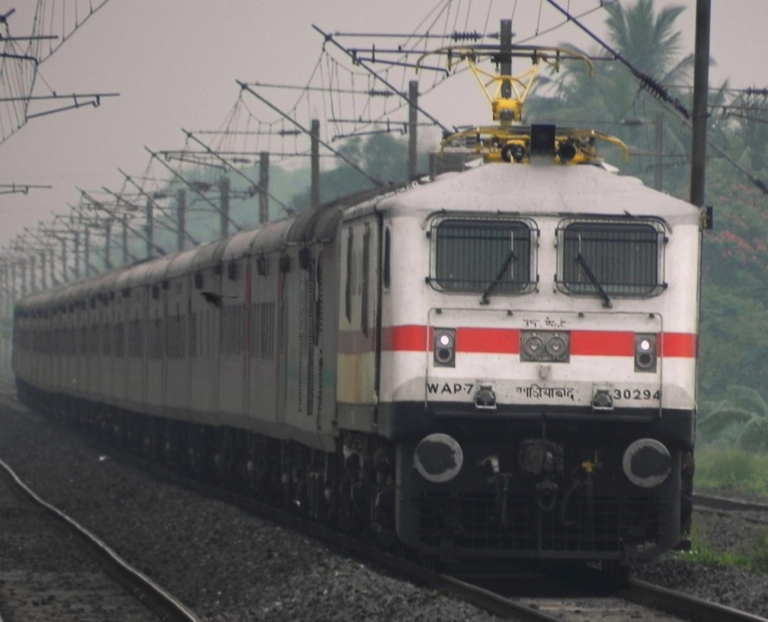 インドの鉄道の乗り方、値段 、注意点 - HowTravel